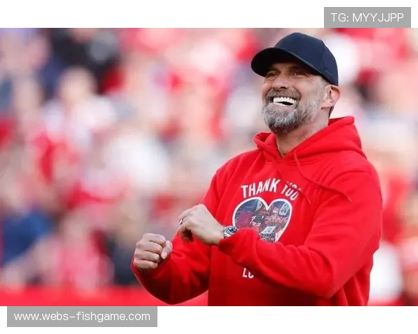 安菲尔德球场气氛热烈,球迷标语支持主帅克洛普 安菲尔德球场气氛热烈,球迷标语支持主帅克洛普